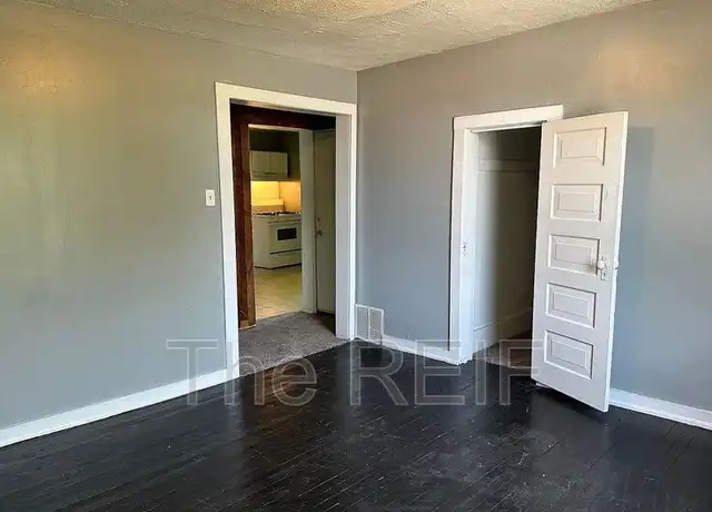 Property at 109 W Maple St Unit 2, Lansing, MI, 48906, 2 beds, 1 bath, [object Object]
