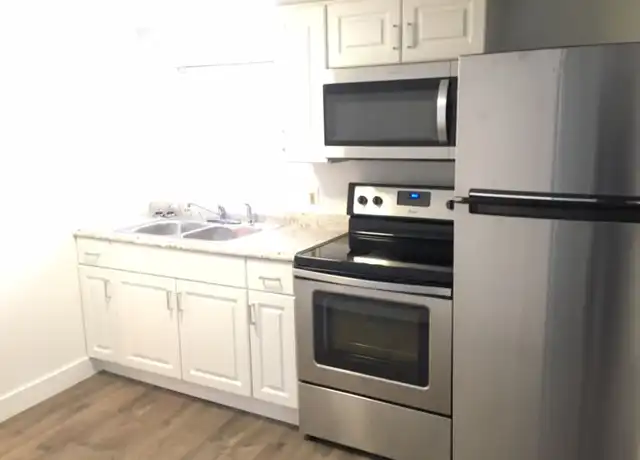 Property at 28 Weston St Unit 2, Augusta, ME, 04330, 1 bed, 1 bath, [object Object]