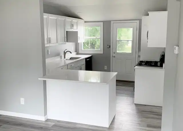 Property at 605 Emmettsburg St, Valparaiso, IN, 46385, 4 beds, 1 bath, [object Object]