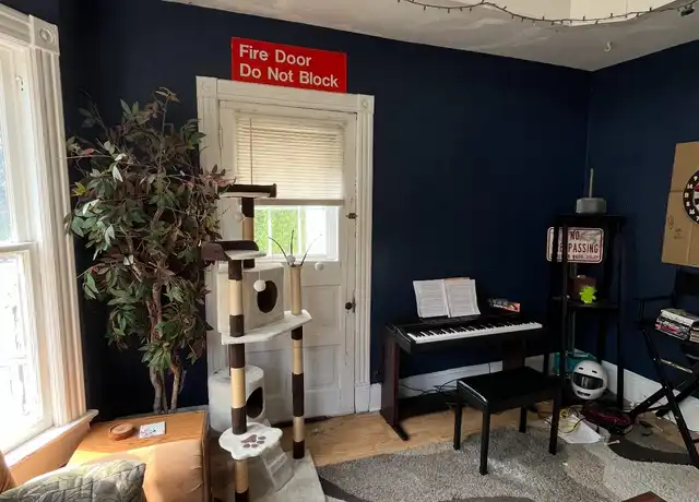 Property at 2587 N Murray Ave, Milwaukee, WI, 53211, 4 beds, 1 bath, [object Object]
