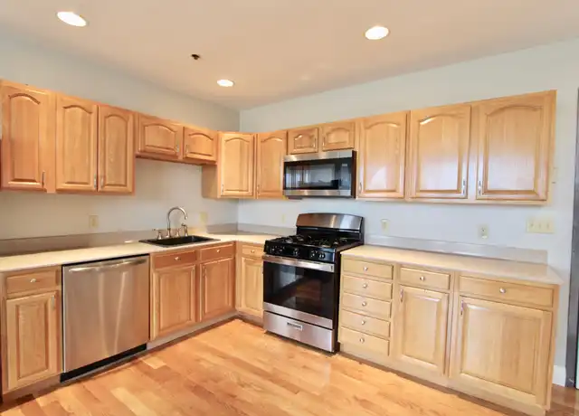 Property at 327 Main St Unit 2, Fitchburg, MA, 01420, 2 beds, 1 bath, [object Object]