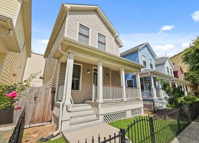 Property at 1053 W 16th St, Houston, TX, 77008, 3 beds, 2.5 baths, [object Object]