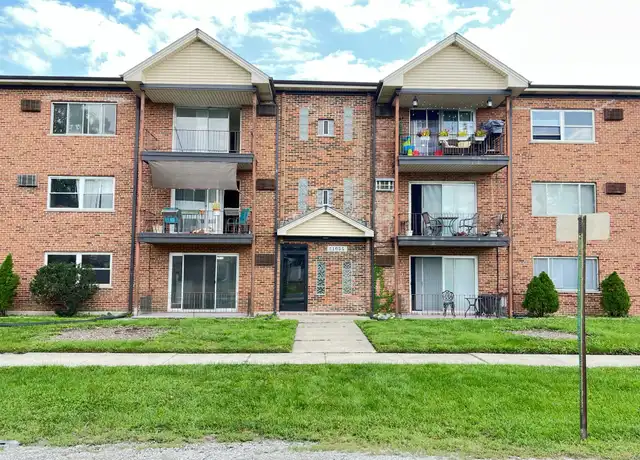 Property at 11055 Nagle Ave Unit 9, Worth, IL, 60482, 2 beds, 1 bath, [object Object]