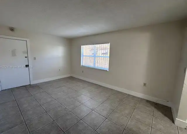 Property at 16150 NE 19th Ct Unit 4, North Miami Beach, FL, 33162, 1 bed, 1 bath, [object Object]