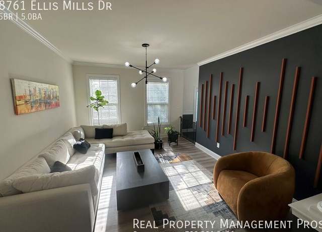 Photo of 8761 Ellis Mill Dr, Gainesville, VA 20155