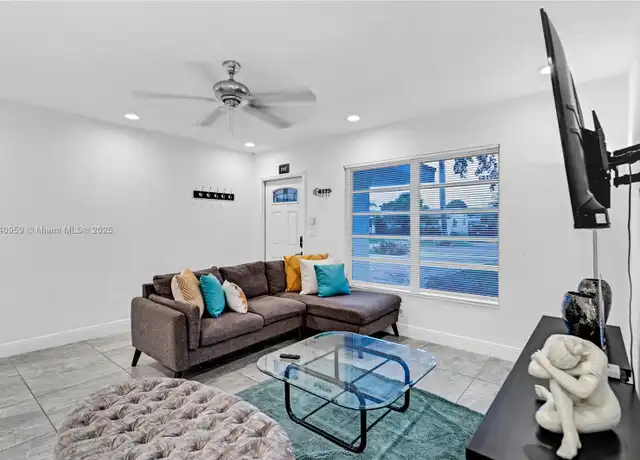 Property at 1165 SW 4th Ter Unit 1/2, Pompano Beach, FL, 33060, 4 beds, 3 baths, [object Object]