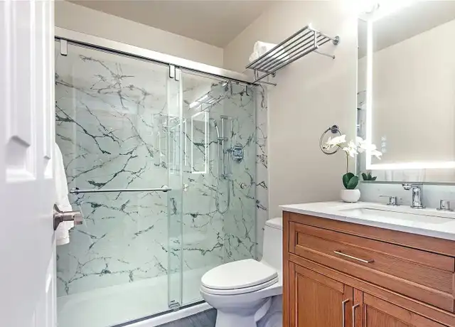 Property at 1000 NE 88th St, Seattle, WA, 98115, 2 beds, 1 bath, [object Object]
