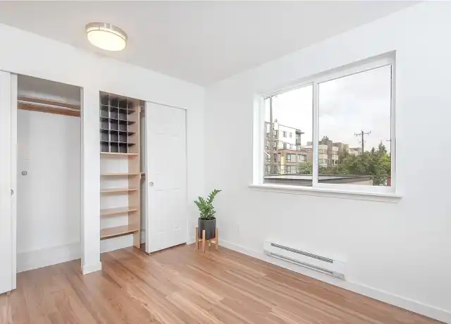 Property at 1000 NE 88th St, Seattle, WA, 98115, 2 beds, 1 bath, [object Object]