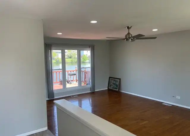 Property at 1964 Crescent Ln, Hoffman Estates, IL, 60169, 4 beds, 2 baths, [object Object]