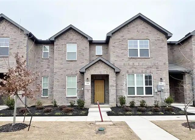Property at 219 Territory Trl, Fort Worth, TX, 76120, 3 beds, 2.5 baths, [object Object]