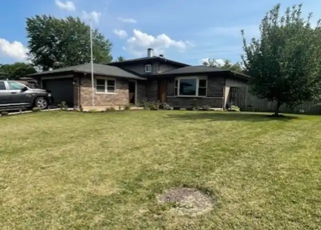 Property at 647 W Stearns Rd, Bartlett, IL, 60103, 3 beds, 2 baths, [object Object]