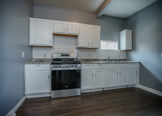 Property at 226 S London Ave Unit 1, Rockford, IL, 61104, 3 beds, 1 bath, [object Object]