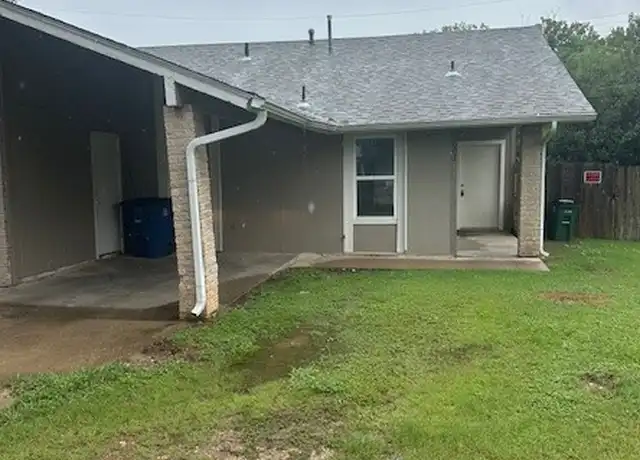 Property at 2601 Reeves Cir Unit B, Austin, TX, 78741, 2 beds, 1 bath, [object Object]