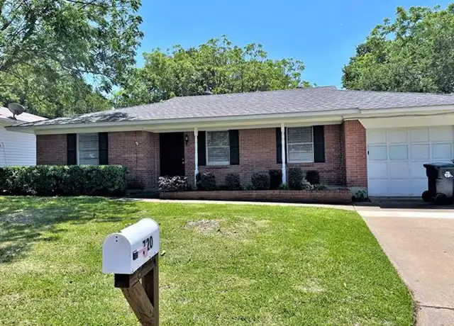 Property at 720 Chisholm Trl, Denton, TX, 76209, 3 beds, 2 baths, [object Object]