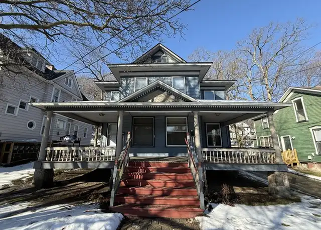 Property at 305 Douglas Ave, Kalamazoo, MI, 49007, 3 beds, 1 bath, [object Object]