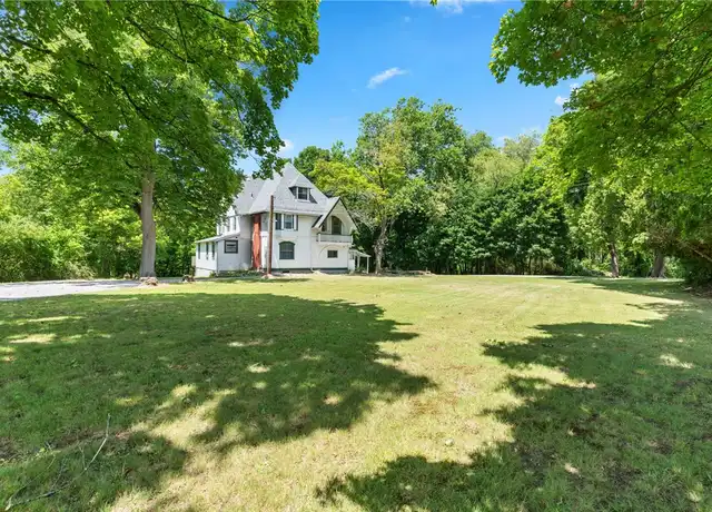 Property at 727 W Beaver St Unit 2, Zelienople, PA, 16063, 1 bed, 1 bath, [object Object]