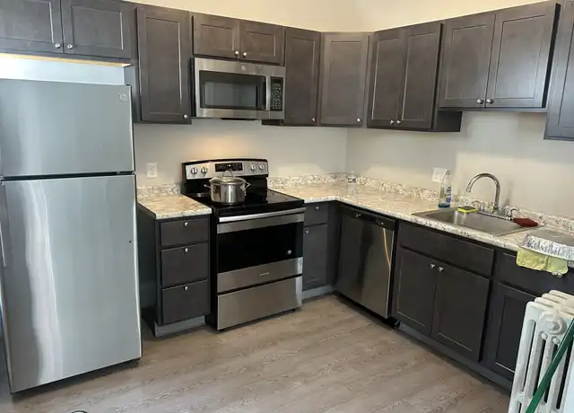 Property at 23 Maple St Unit 3, Watertown, MA, 02472, 3 beds, 1 bath, [object Object]