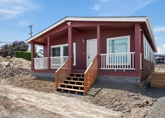 Property at 202 E Sinto Ave, Spokane, WA, 99202, 3 beds, 2 baths, [object Object]