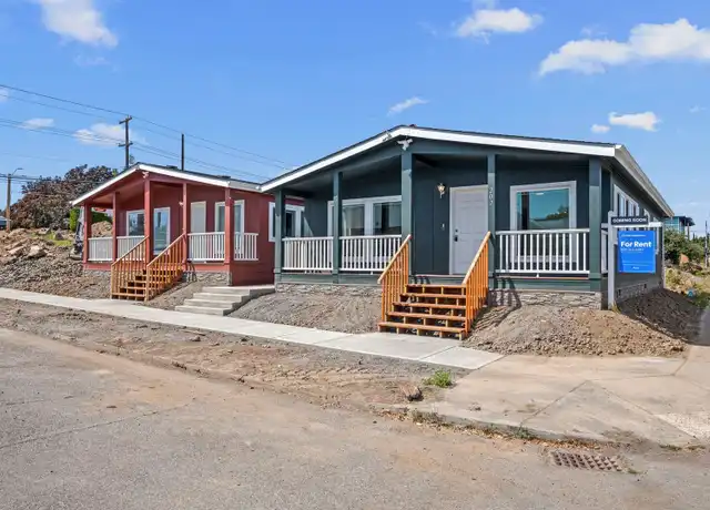 Property at 202 E Sinto Ave, Spokane, WA, 99202, 3 beds, 2 baths, [object Object]