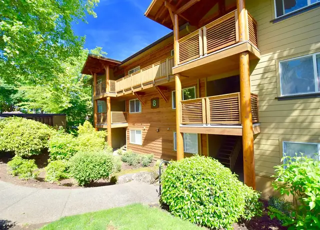 Photo of 12375 Mount Jefferson Ter, Lake Oswego, OR 97035
