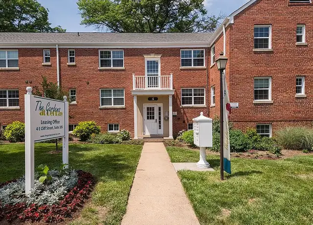 Photo of 4 E Cliff St, Alexandria, VA 22301