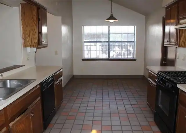 Property at 2100 Pebble Creek Blvd, Edmond, OK, 73003, 4 beds, 2 baths, [object Object]