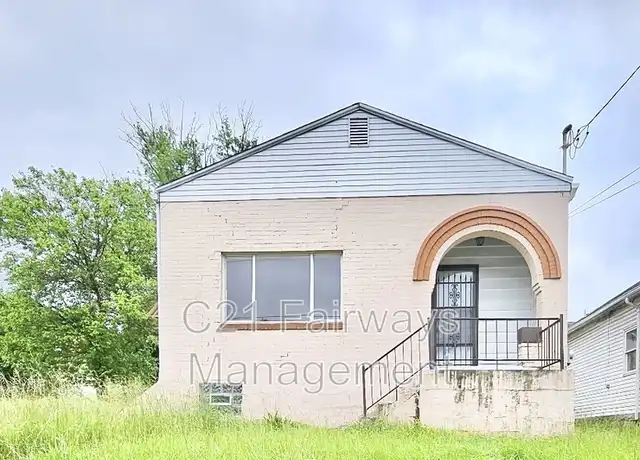 Property at 415 N 4th St Unit 1, Clairton, PA, 15025, 2 beds, 1 bath, [object Object]