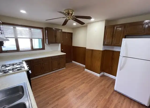 Property at 227 Holland St, Somerville, MA, 02144, 3 beds, 1 bath, [object Object]