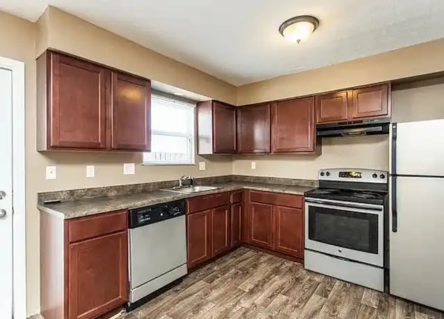 Property at Capital Pointe - Woodview - 2209 Wabash Ct W, Columbus, OH, 43232, 1-2 bed, 1 bath, [object Object]