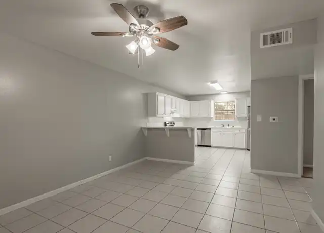 Property at 600 Palm St, Huntsville, TX, 77340, 2 beds, 1 bath, [object Object]