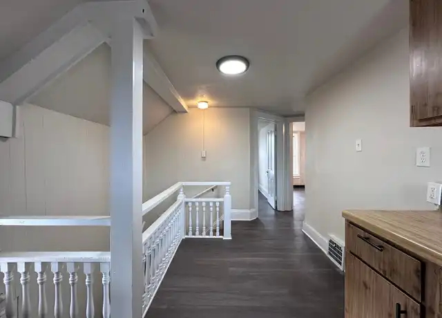 Property at 640 Oak St, Neenah, WI, 54956, 2 beds, 1 bath, [object Object]