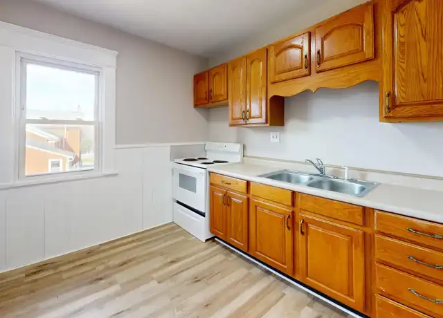 Property at 124 S Haines Ave, Alliance, OH, 44601, 2 beds, 1 bath, [object Object]