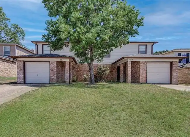 Property at 836 NW Summercrest Blvd Unit B, Burleson, TX, 76028, 3 beds, 1.5 baths, [object Object]