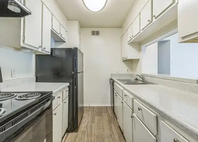 Property at Southern Oaks - 833 S University Blvd, Mobile, AL, 36609, 1-2 bed, 1-1.5 bath, [object Object]