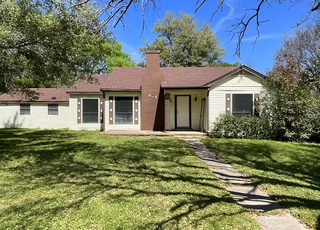 Property at 601 E Pine St, Edgewood, TX, 75117, 3 beds, 2 baths, [object Object]