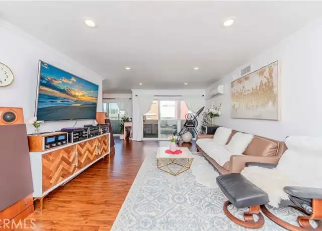 Property at 358 S Gramercy Pl #201, Los Angeles, CA, 90020, 2 beds, 2 baths, [object Object]