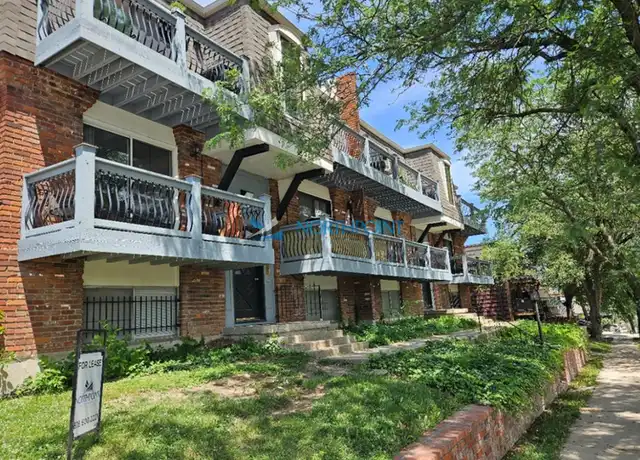 Property at 4630 Holly St Unit 4, Kansas City, MO, 64112, 2 beds, 1 bath, [object Object]