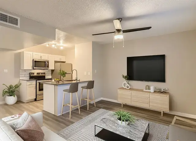 Photo of 5920 W Laurie Ln, Glendale, AZ 85302