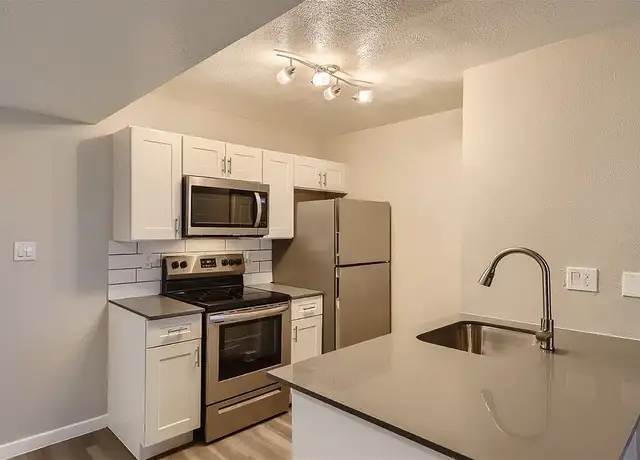 Photo of 5920 W Laurie Ln, Glendale, AZ 85302