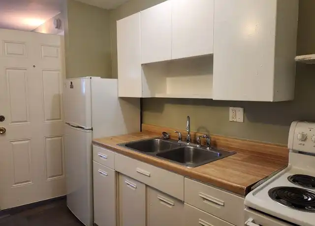 Property at 1951 Clinton St Unit 4, Aurora, CO, 80010, 1 bed, 1 bath, [object Object]