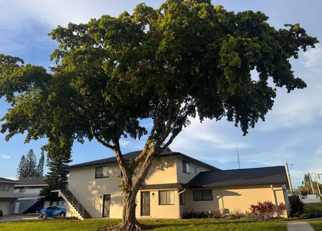 Property at 804 W Tiffany Dr #4, Mangonia Park, FL, 33407, 2 beds, 1 bath, [object Object]