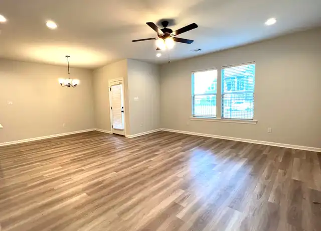 Property at 1018 Bengal Crossing Ave, Baton Rouge, LA, 70820, 3 beds, 2 baths, [object Object]