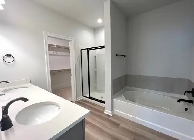 Property at 1018 Bengal Crossing Ave, Baton Rouge, LA, 70820, 3 beds, 2 baths, [object Object]