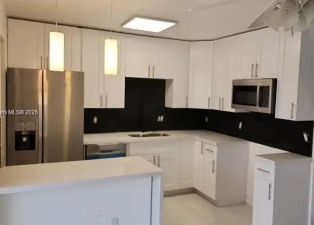 Property at 10350 SW 220th St, Cutler Bay, FL, 33190, 2 beds, 2 baths, [object Object]