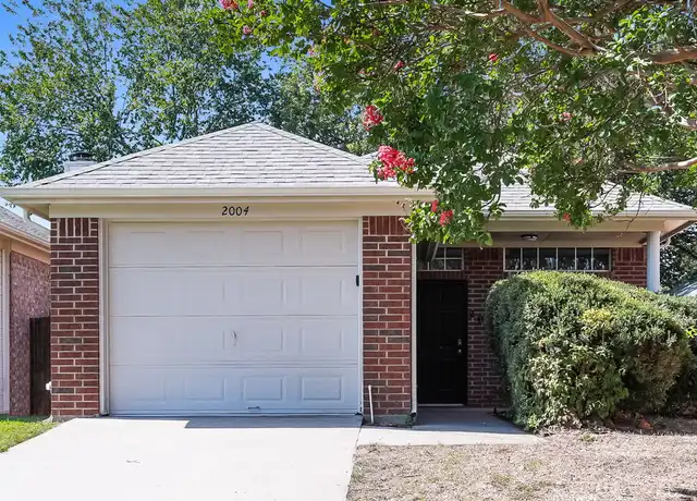 Property at 2004 Lee Dr, Denton, TX, 76209, 3 beds, 2 baths, [object Object]