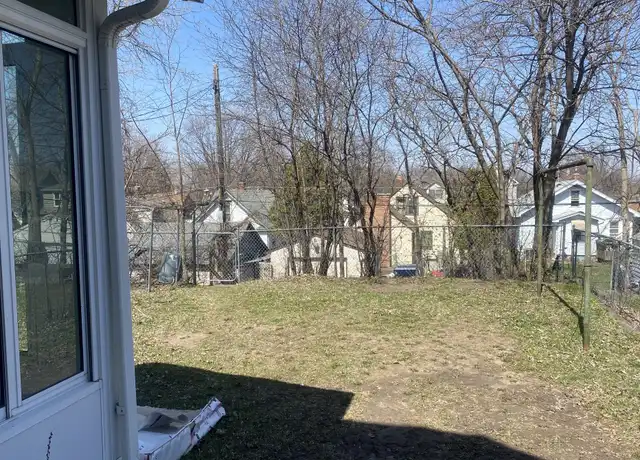 Property at 981 Jessamine Ave E Unit 2, St Paul, MN, 55106, 2 beds, 1 bath, [object Object]