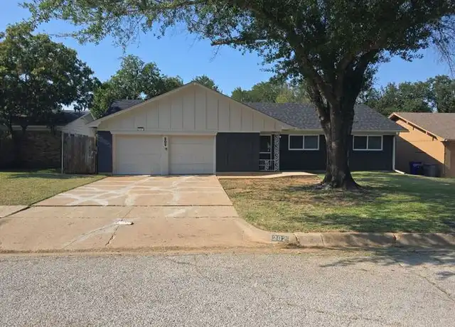 Property at 202 Linda Ln, Euless, TX, 76040, 4 beds, 2 baths, [object Object]