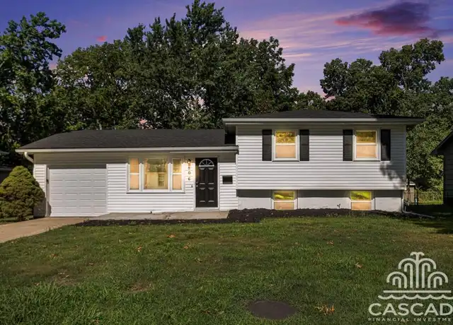 Property at 806 SW Lea Dr, Lees Summit, MO, 64081, 3 beds, 2 baths, [object Object]