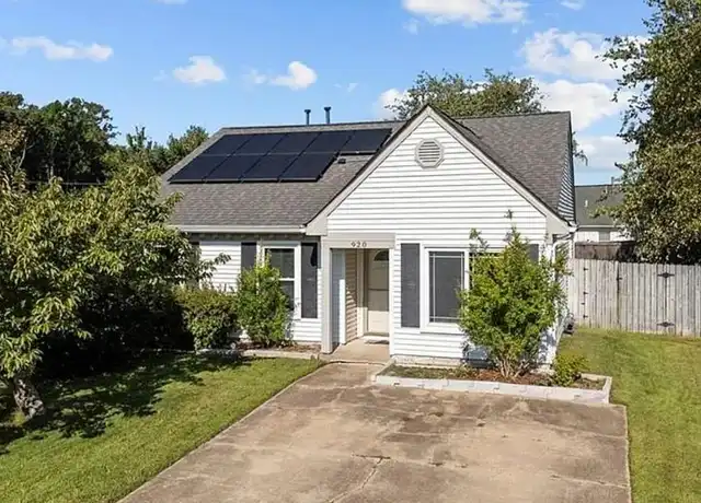 Property at 920 Pendergrass Ct, Virginia Beach, VA, 23454, 3 beds, 2 baths, [object Object]