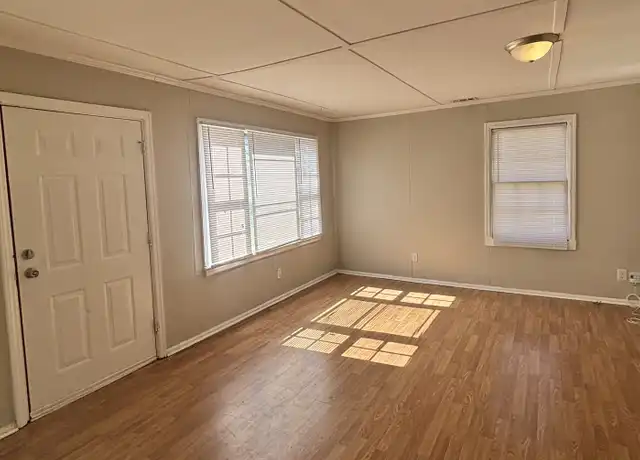 Property at 1010 W 5th Ave, Gastonia, NC, 28052, 2 beds, 2 baths, [object Object]
